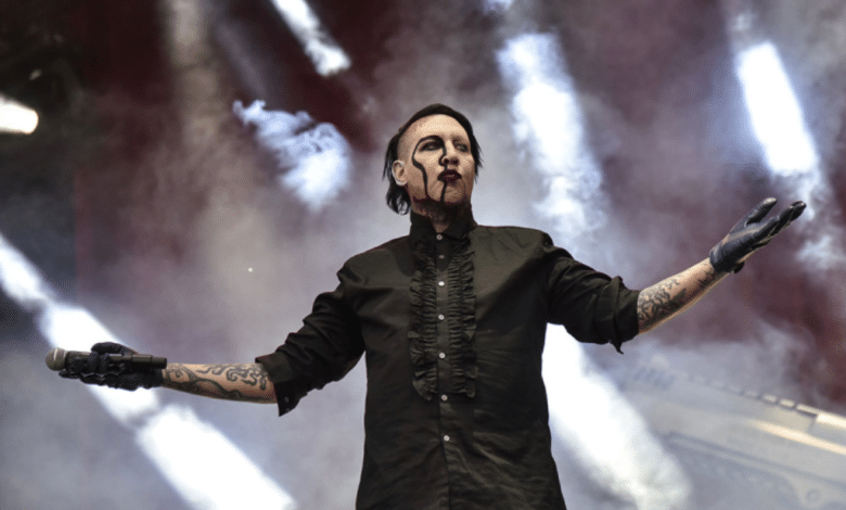 Marilyn Manson es condenado por sonarse la nariz sobre fotógrafa