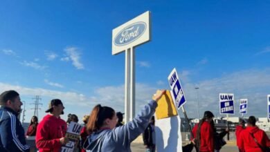 Sin solución al problema, trabajadores automotrices mantiene huelga 