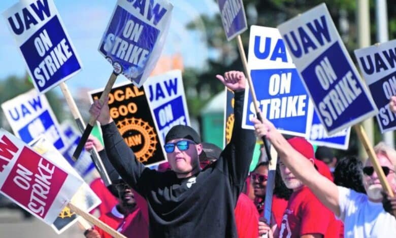 UAW ON STRIKE.