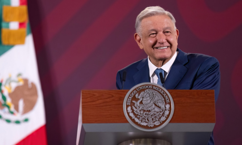 AMLO respalda acuerdo del INE para postular 5 mujeres a gubernaturas