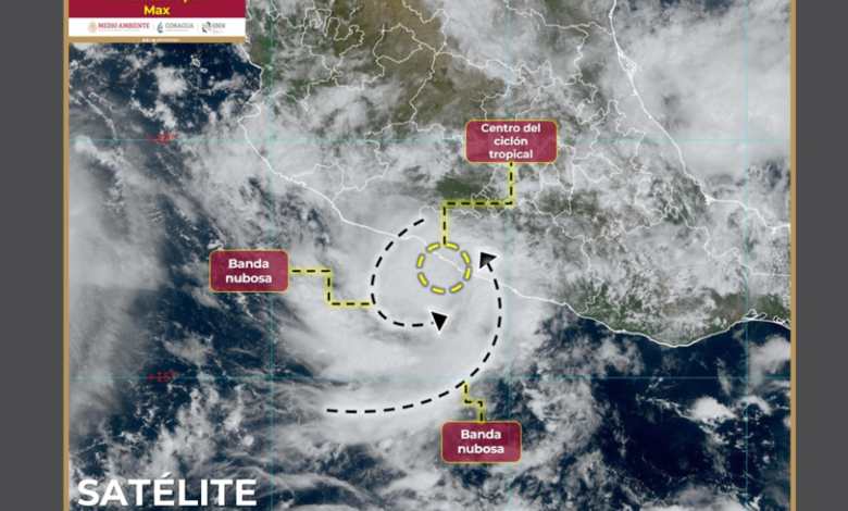 Tormenta Tropical Max toca tierra en Petatlán, Guerrero