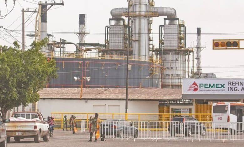 Presuntos ladrones mueren intoxicados en refinería de Guanajuato