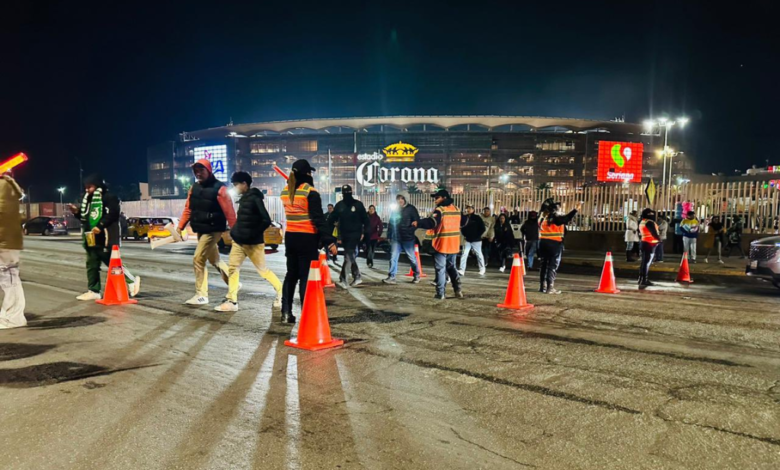 Confirman un muerto y dos detenidos tras incidentes en estadio Corona