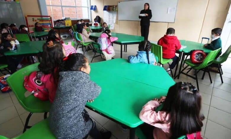 ¿Qué día de enero es el regreso a clases?