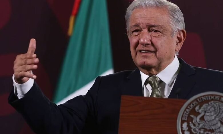 Es mentira, insiste AMLO por "moches" para campaña a Sheinbaum