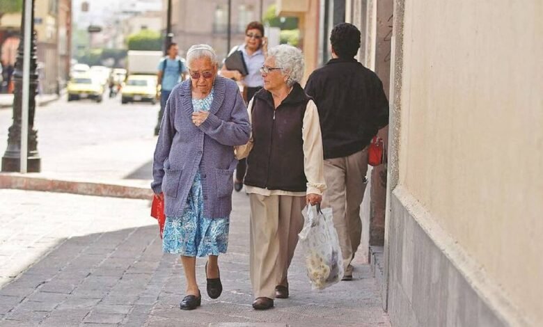 Gobierno asumirá parte en el pago de pensiones, dice AMLO