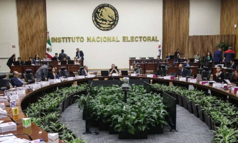 INE aprueba tres sedes para debates presidenciales