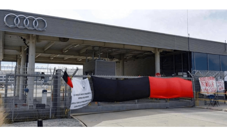 Sigue la huelga en Audi Puebla, trabajadores rechazan aumento salarial