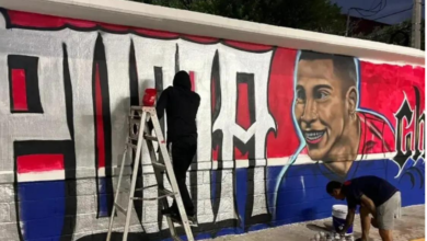 Jarochos pintan mural en honor del "Puma" Chávez en Puerto de Veracruz