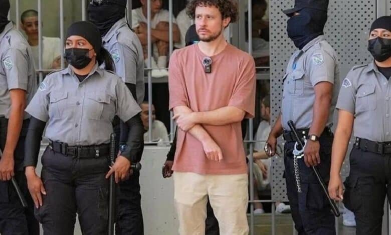 Acusan a Luisito Comunica de presunta propaganda para Bukele