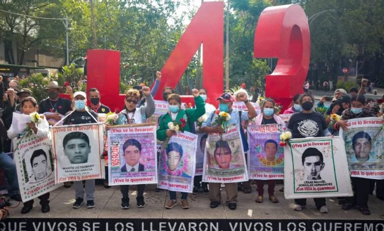 Dictan de nuevo prisión preventiva a 8 militares por caso Ayotzinapa