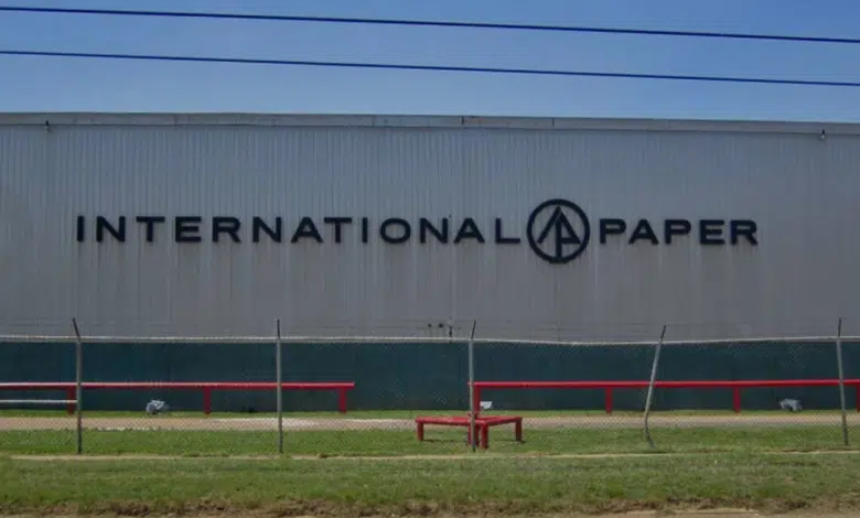 Cierran fabrica International Paper, cientos de trabajadores se quedan sin empleo en Xalapa