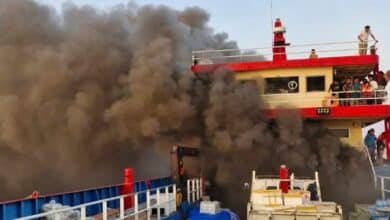 Ferry incendio.