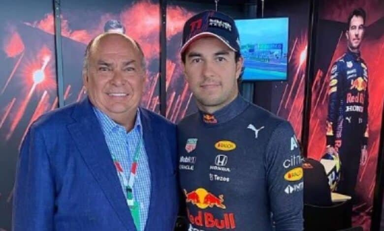 Papá de "Checo" asegura que su hijo correrá 10 años más en F1