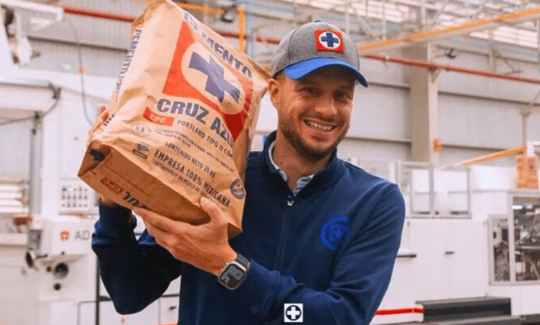 Cruz Azul celebra el Día de la Santa Cruz, conoce el origen de su escudo