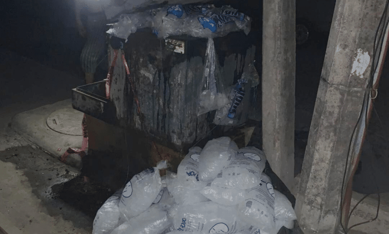 Enfrían transformador con bolsas de hielo en colonia de Veracruz