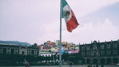 La Bandera es de todos, hasta de los traidores a la patria: AMLO