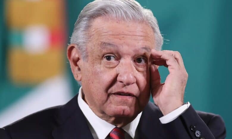 Está costando conseguir a médicos especialistas: AMLO