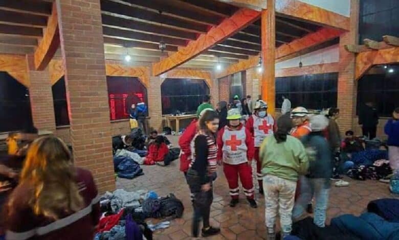 Atienden a 60 niños por hipotermia durante campamento en Apatlaco