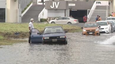 Calles Inundadas y Autos Varados Tras Lluvia en Veracruz - Boca del Río