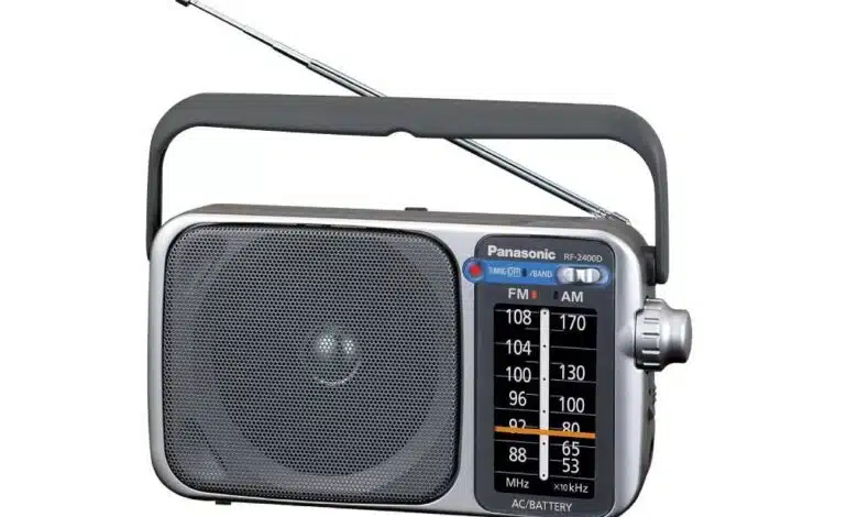 Recomiendan tener un radio de baterías en casa ante la temporada de ciclones