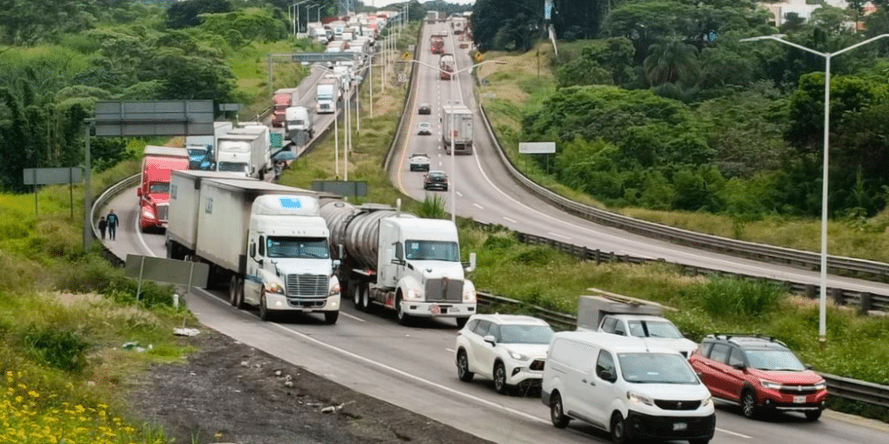 Accidente en la carretera Veracruz-Xalapa cierra vialidad por más de 3 horas