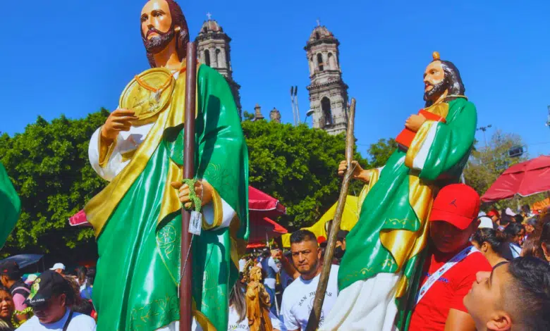 Multitud de fieles celebra a San Judas Tadeo en Veracruz