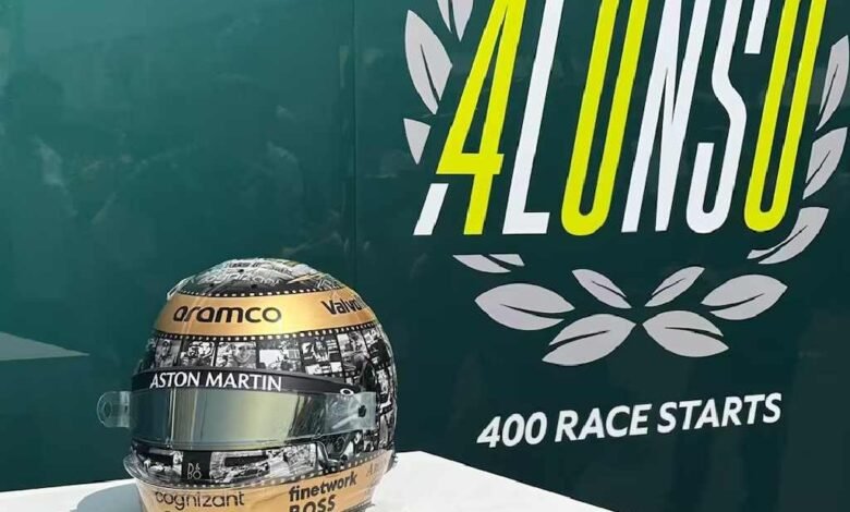 Fernando Alonso celebra con casco especial sus 400 Grandes Premios