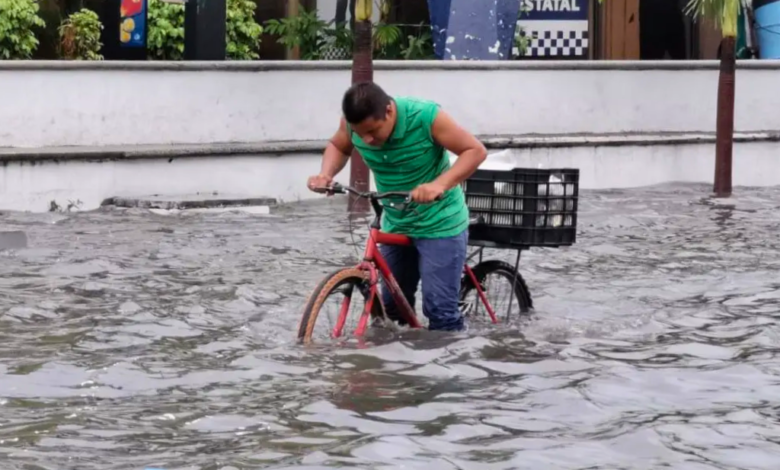 Puentes aéreos siguen activos en el sur de Veracruz