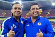 Julión Álvarez presume amor por Cruz Azul