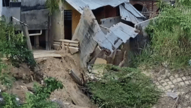 Crecida de arroyos provoca derrumbes y pone en riesgo viviendas en el sur de Veracruz