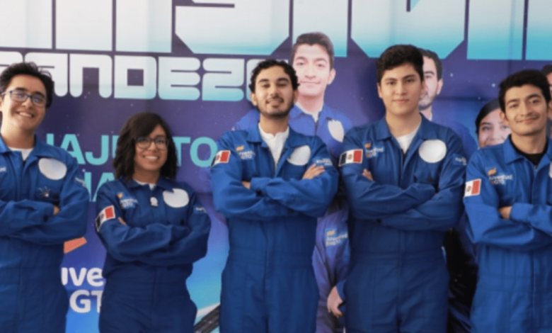 Estudiantes regresan tras estancia en la NASA