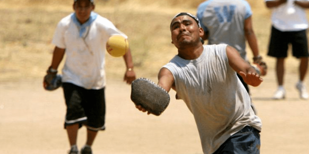 La tradición de la pelota mixteca en comunidades indígenas.