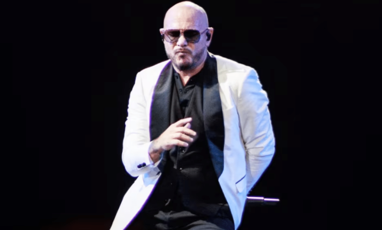 Pitbull hace bailar al Tecate Emblema; así concluyó el festival