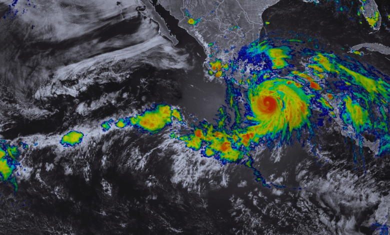 Huracán Erick amenaza el sur de México con fuerza destructiva