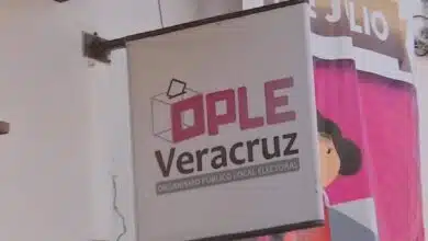Queman oficinas de OPLE en Veracruz, protesta por resultados. (Foto de internet)
