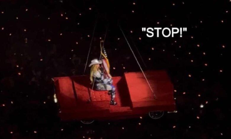 Beyoncé estuvo a punto de caer de su coche volador, video completo (Foto de perfil)