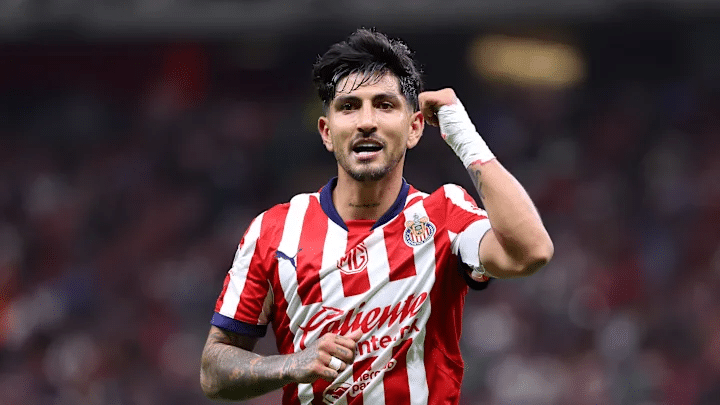 Pocho Guzmán,Chivas,Víctor Guzmán,Pachuca,Tuzos,Apertura 2025,Jaime Lozano,Luis Rey,salida de jugadores,préstamo Chivas,subcampeonato Clausura 2023,Guadalajara,futbol mexicano,transferencias Liga MX,Mundial de Clubes 2025,Guillermo Almada,Veljko Paunovic,mediocampistas Liga MX,regreso de Guzmán,noticias Chivas hoy,pocho guzmán chivas salida