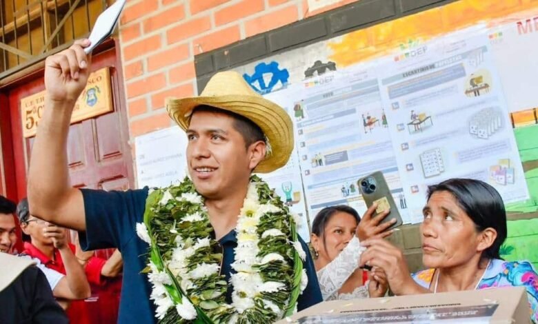 Apedrean en Bolivia al candidato Andrónico Rodríguez en plena jornada electoral