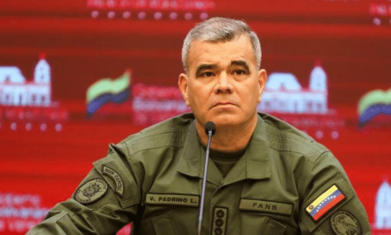 El Gobierno de Venezuela anunció el despliegue de buques y 15.000 efectivos militares en el Caribe y en estados fronterizos con Colombia, como parte de la “Operación Relámpago del Catatumbo”.