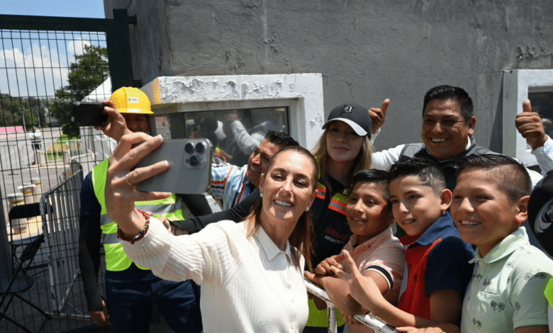 Los 30 trenes de repavimentación representan una inversión de mil 692 mdp: 20 se emplearán para atender 15 estados y 10 se donarán a municipios del Plan Integral para el Oriente del Estado de México
