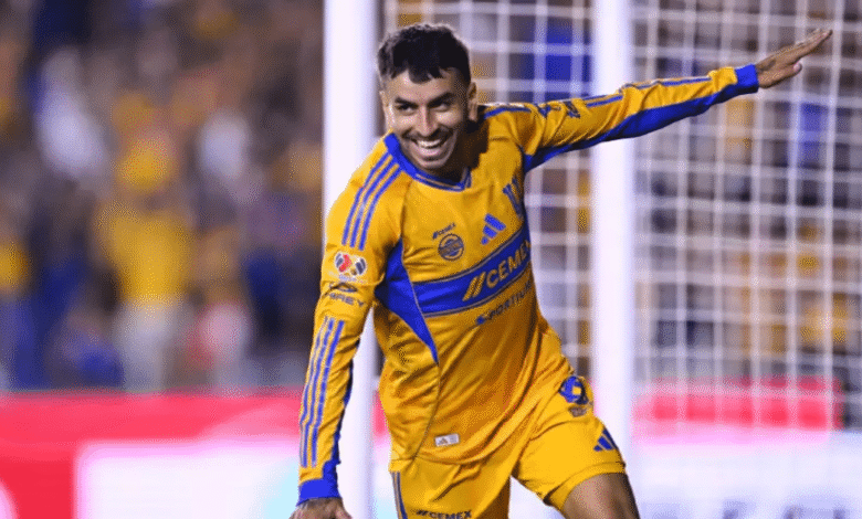 Tigres aplasta a Puebla 7-0 y mantiene su paso perfecto en el Apertura 2025 (Foto por TV Azteca)