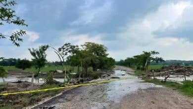 Desborde en Sayula arrastra a dos personas, hay damnificados (Foto de internet)