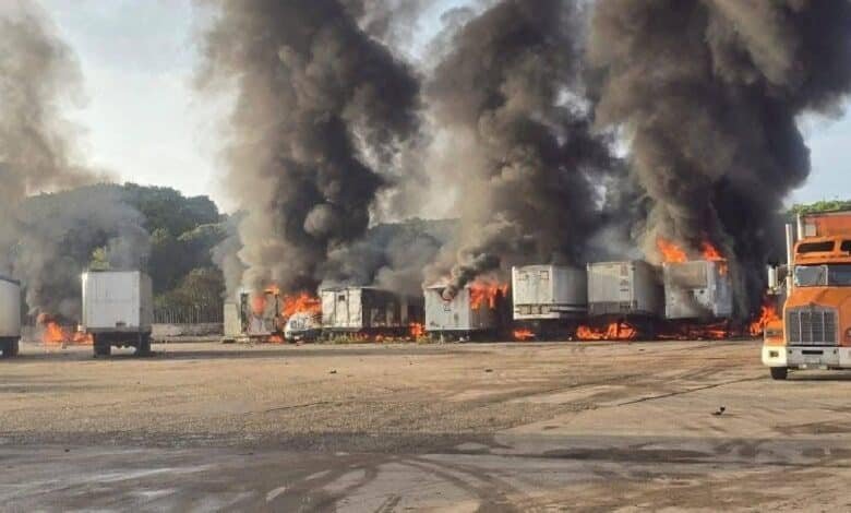 Incendio en Pajaritos alerta a autoridades, consume tráileres (Foto de internet)