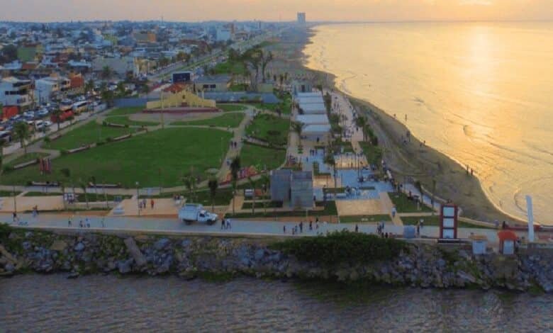 Malecón de Coatzacoalcos, uno de los más largos del país (Foto de internet)