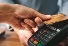¿Pagaste con tarjeta y te cobraron comisión? Conoce qué hacer (Foto de internet)