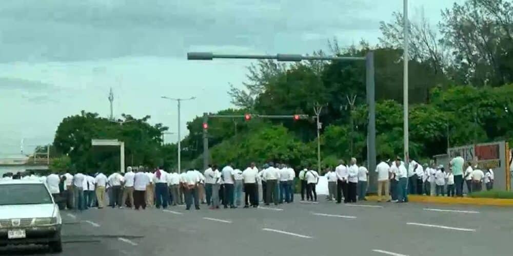 Bloqueo en autopistas de Veracruz afecta movilidad, toma precauciones (Foto de internet)