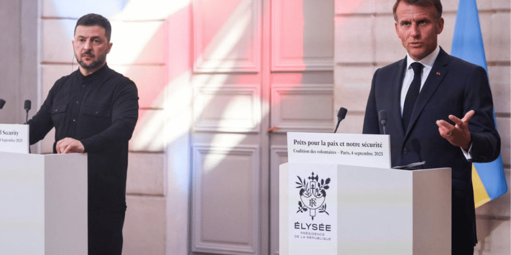 Durante la cumbre de la Coalición de Voluntarios en París, Emmanuel Macron anunció que 26 países se comprometieron a apoyar militarmente a Ucrania tras un posible cese de hostilidades con Rusia, con el fin de garantizar la seguridad y disuadir nuevos ataques.