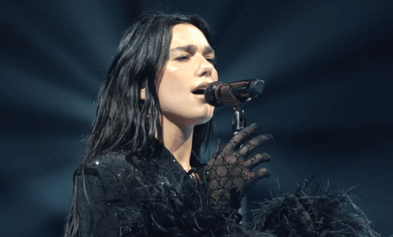 Dua Lipa despide a su manager por pedir el despido del grupo pro-Palestina Kneecap