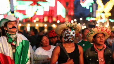 Fiestas Patrias en la CDMX Miles de personas se unen en las plazas para el Grito de Independencia (Foto por Galo CañasCuartoOscuro)